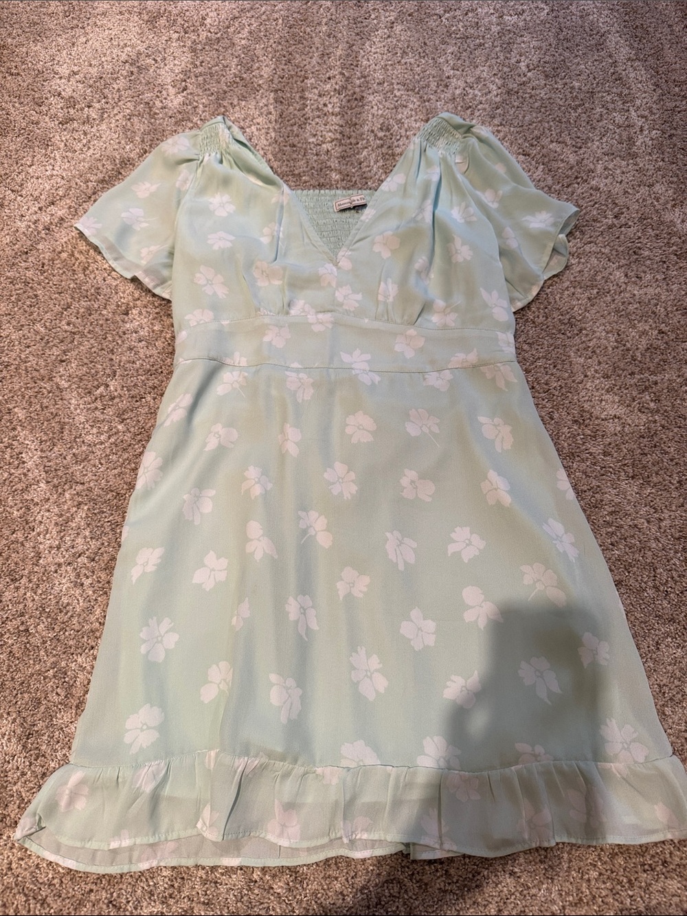 Abercrombie & Fitch Pale Mint Floral VāNeck Ruffle Dress